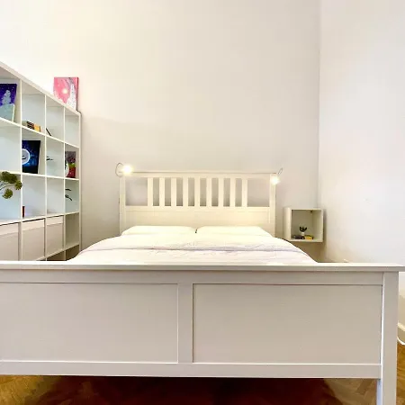 Apartment Grandeur *
