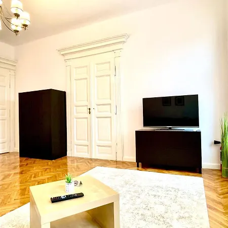 Grandeur Apartment