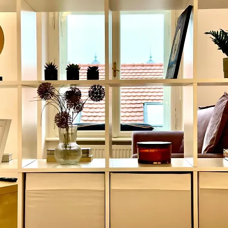 Grandeur Apartment *